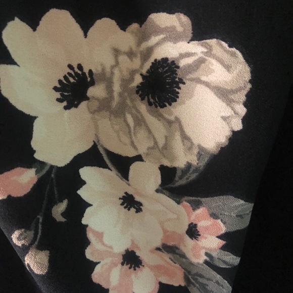 Dynamite Black Floral Peplum Open Back Blouse - Picture 4 of 4